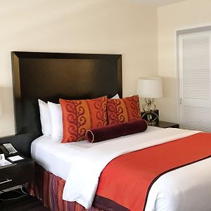 Superior Queen Room Accessible
